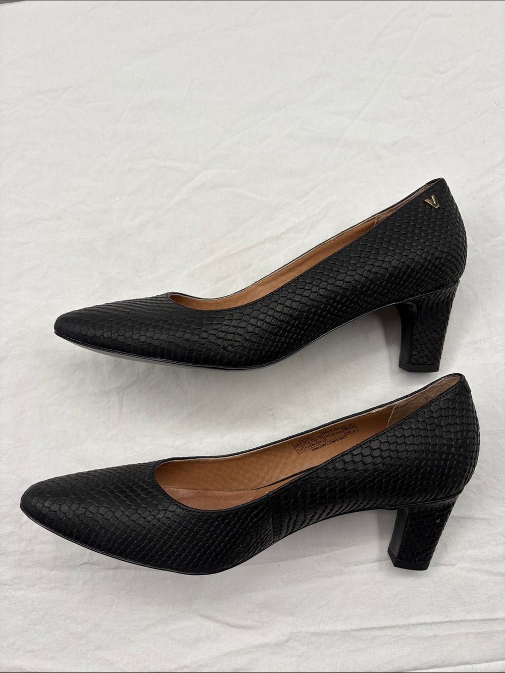 Vionic Mia Block Heels. 7.5. - Picture 9 of 10